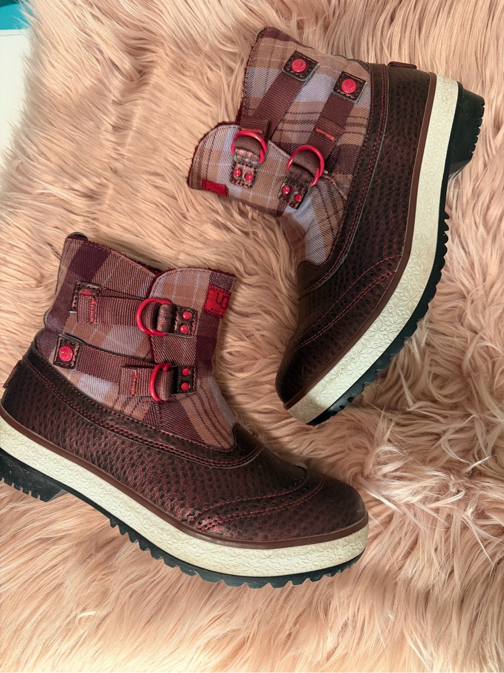 UGG Marais Plaid Waterproof Boots Size 8
